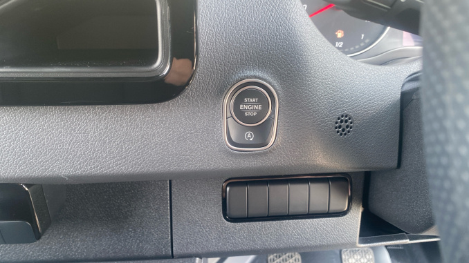 Mercedes-Benz Sprinter 315Cdi L2 Diesel Rwd 3.5t H2 Pro Van 9G-Tronic - Image 33